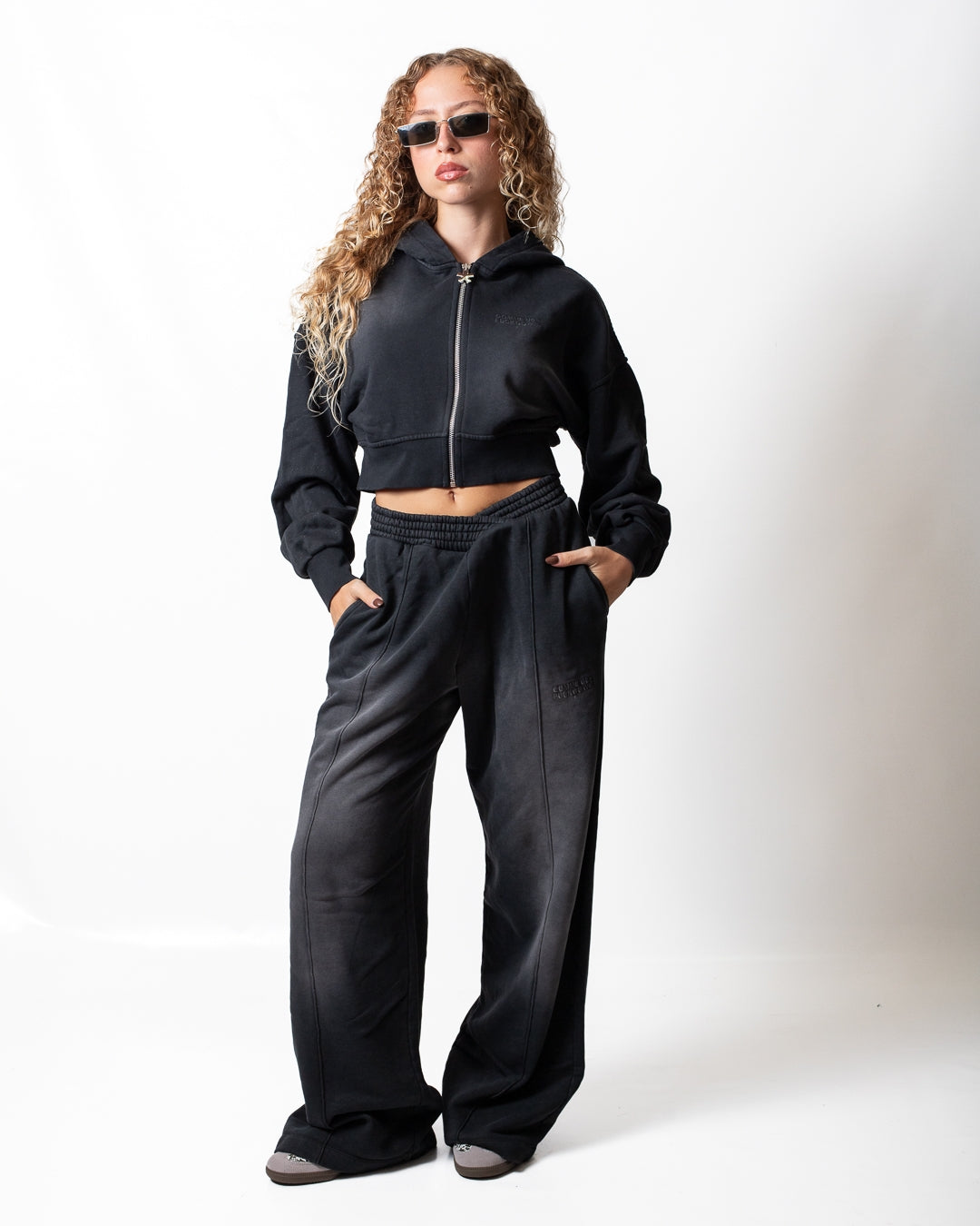 Felpa Comme des Fuckdown cropped fullzip con cappuccio donna