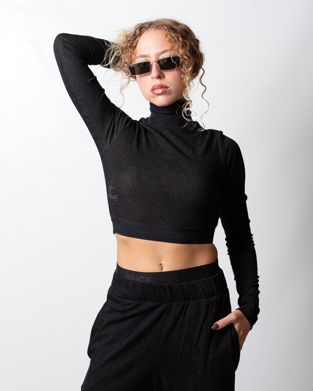 T-Shirt Comme des Fuckdown a manica lunga con fascia logata donna