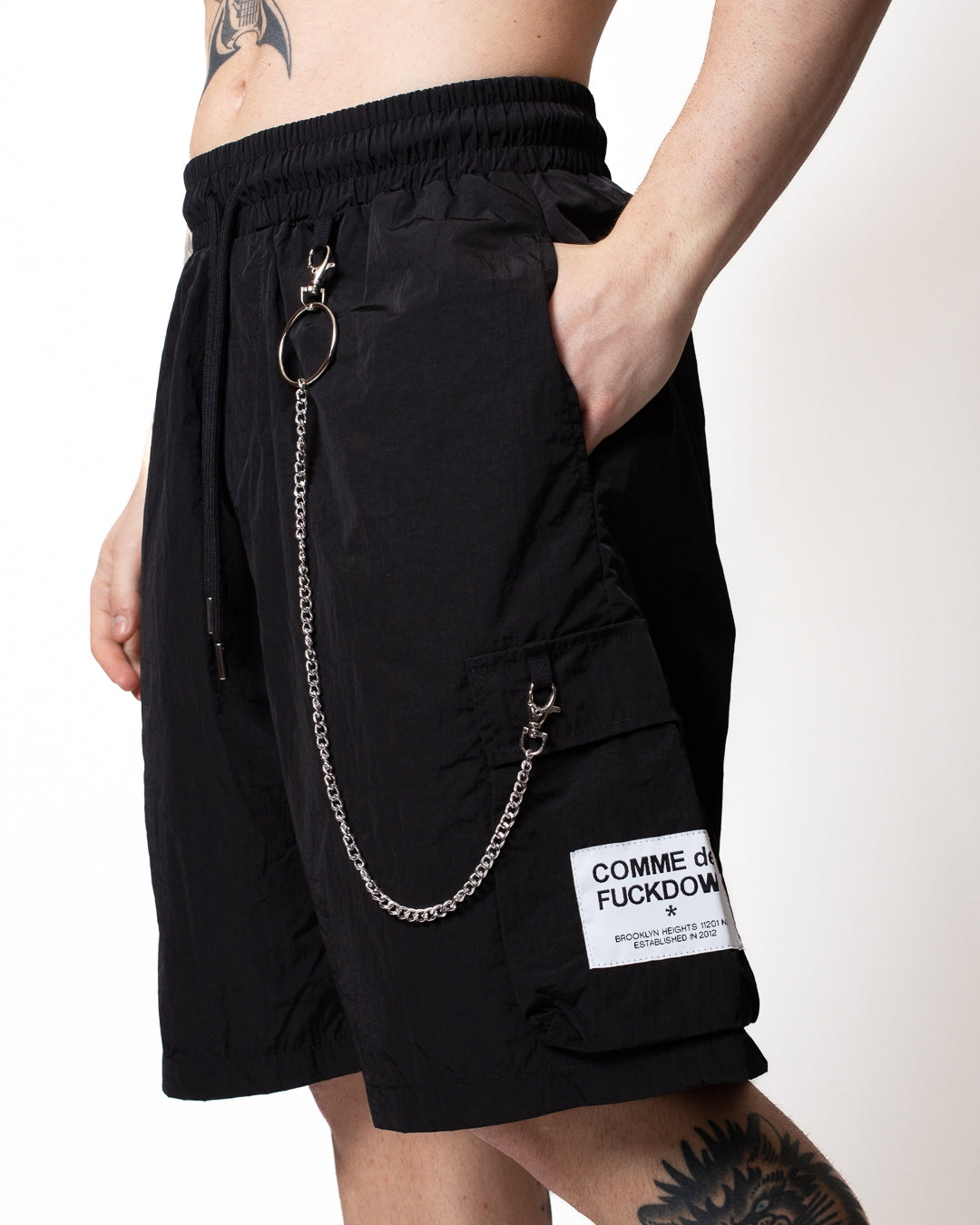 Bermuda Comme des Fuckdown in nylon con catena uomo
