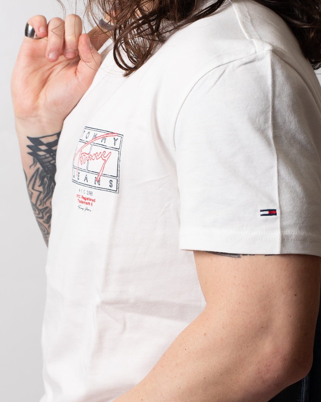 T-Shirt Tommy Jeans "Sign Spray" uomo