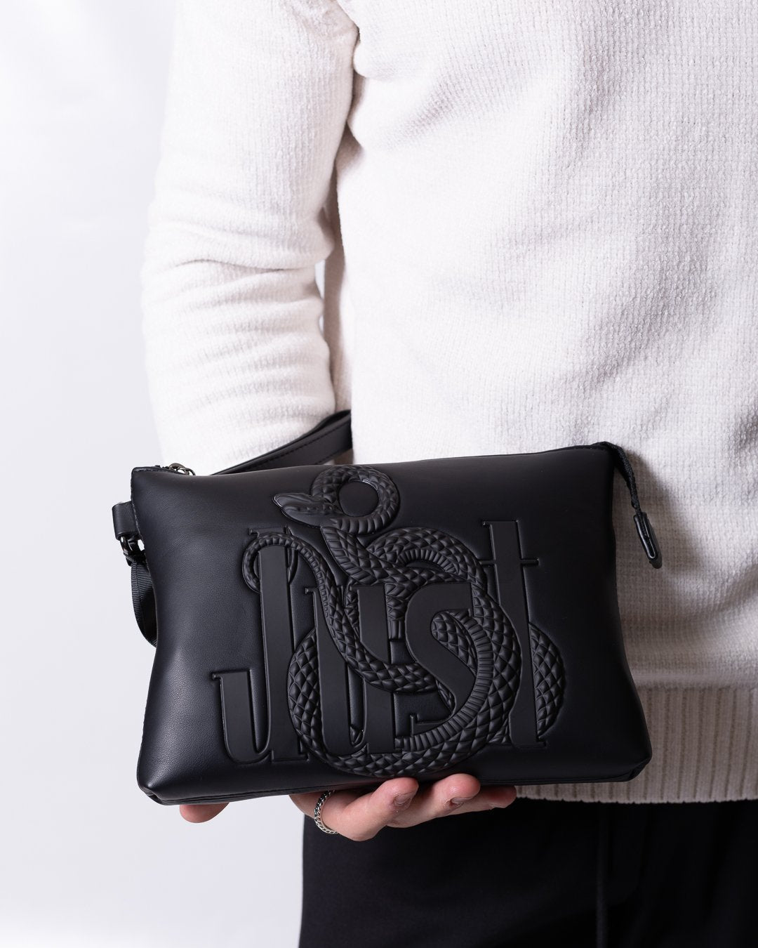 Pochette Just Cavalli in eco pelle con logo gommato in rilievo