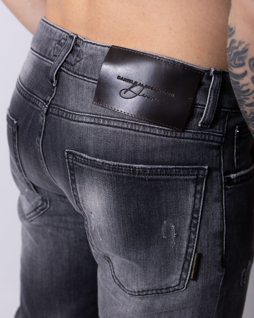 Jeans Daniele Alessandrini con patch logo