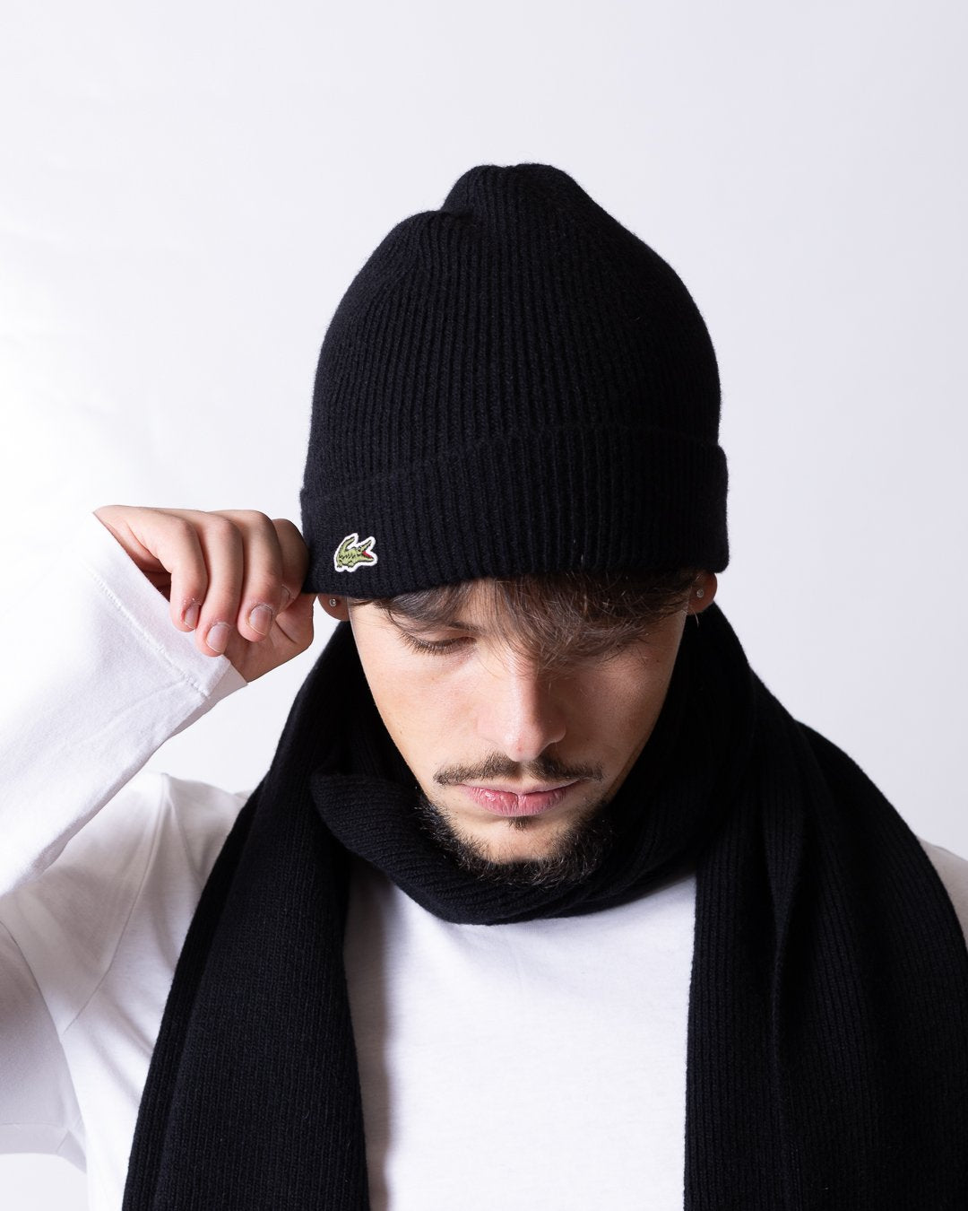 Sciarpa e cappello Lacoste in misto lana con costine