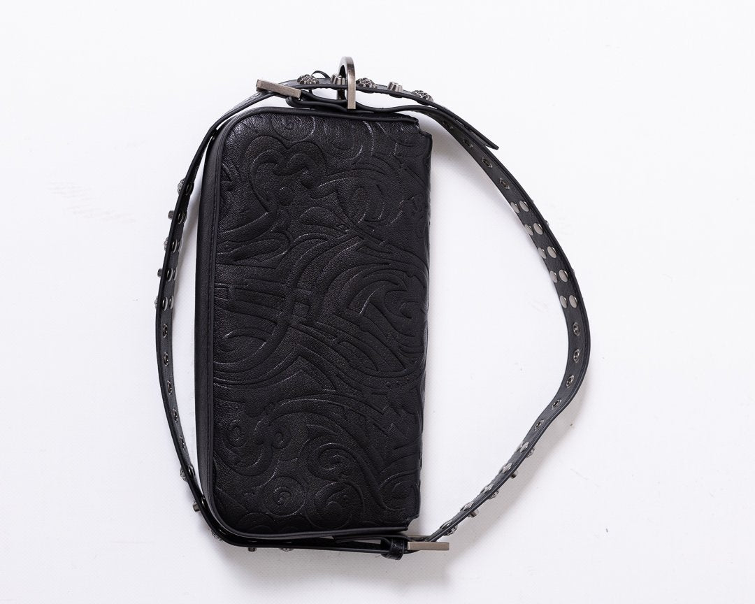 Borsa John Richmond texture in rilievo con borchie e logo