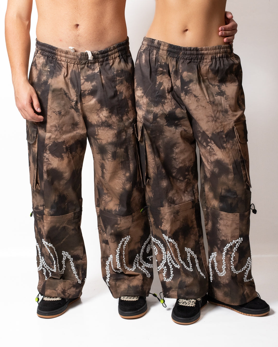 Pantalone Barrow cargo con borchie