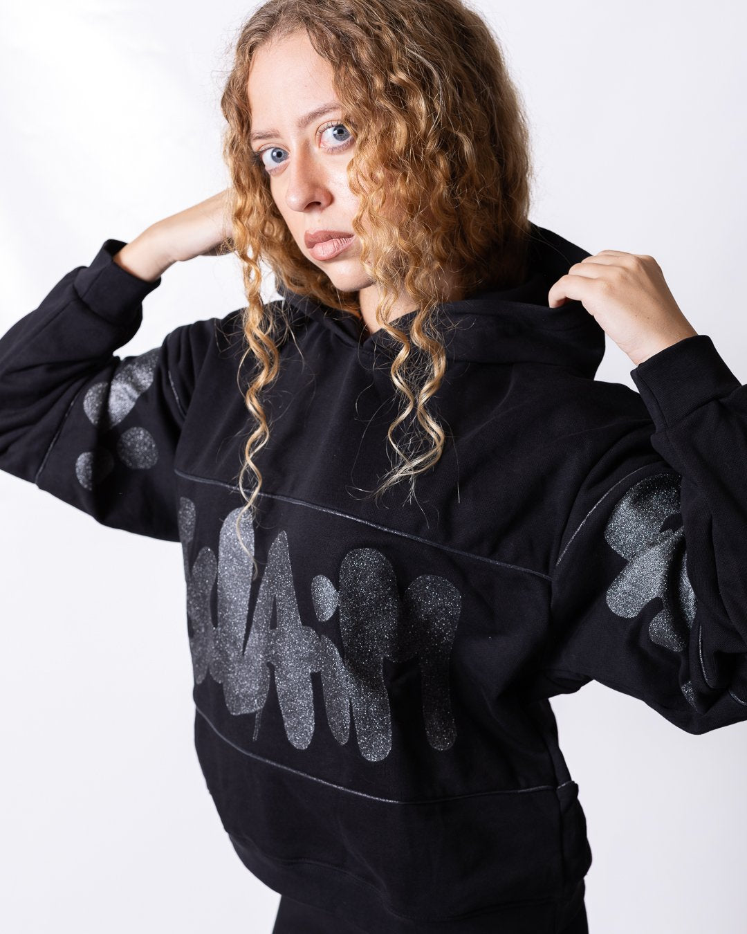 Felpa Disclaimer con cappuccio e logo frontale effetto glitter