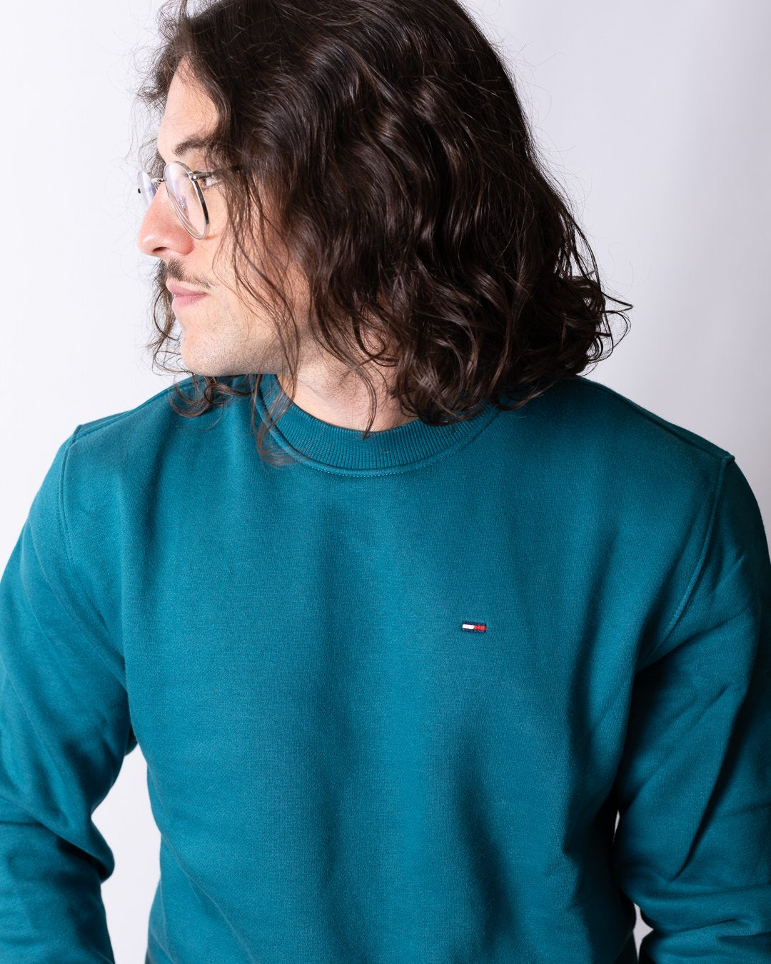 Felpa Tommy Jeans a girocollocon logo flag uomo