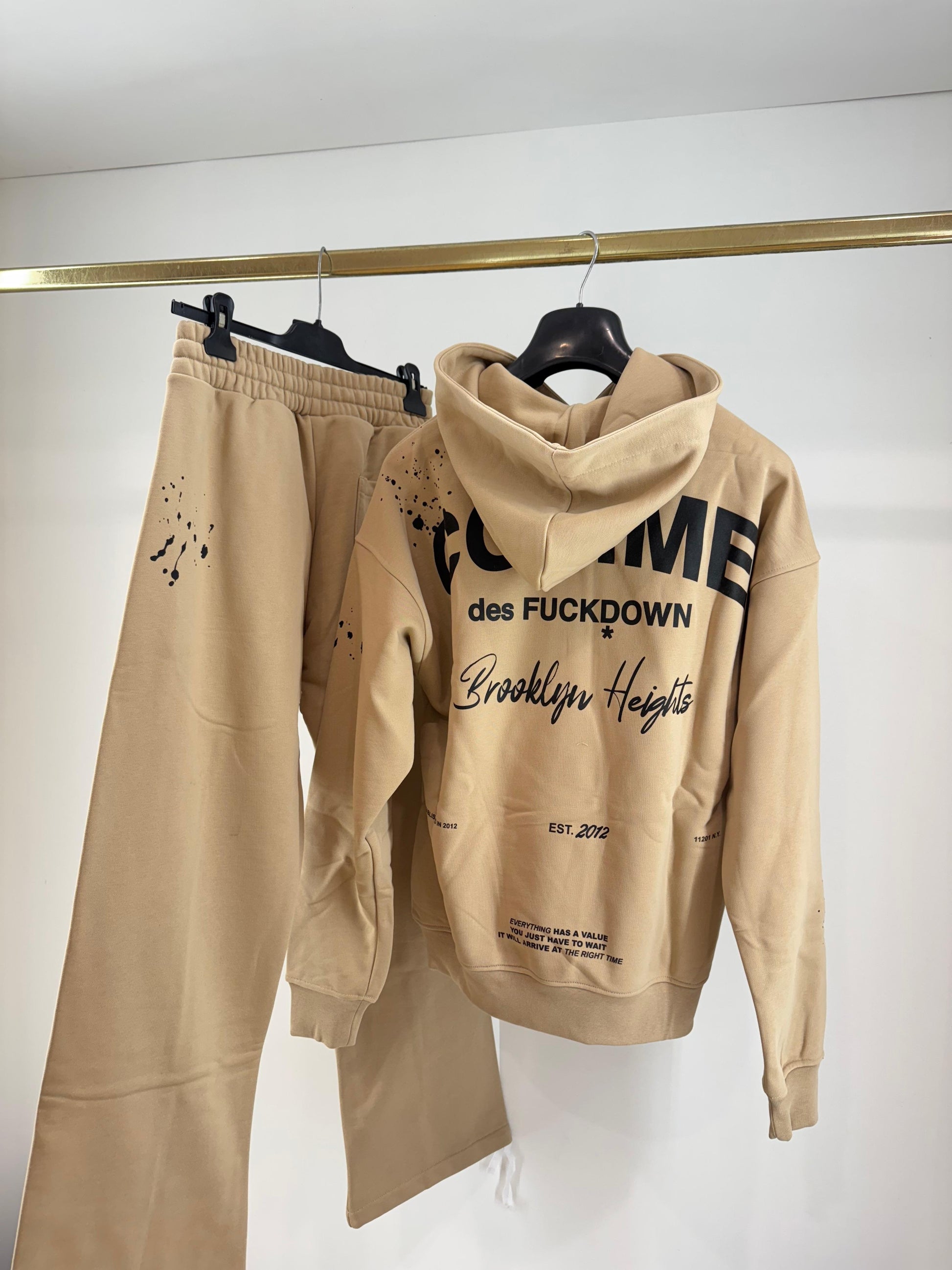 Pantalone Comme des Fuckdown in felpa con nervature e stampa uomo