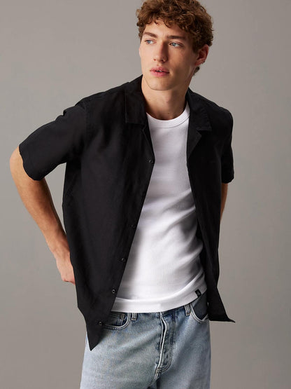 Camicia Calvin Klein in misto lino e cotone con colletto cubano uomo