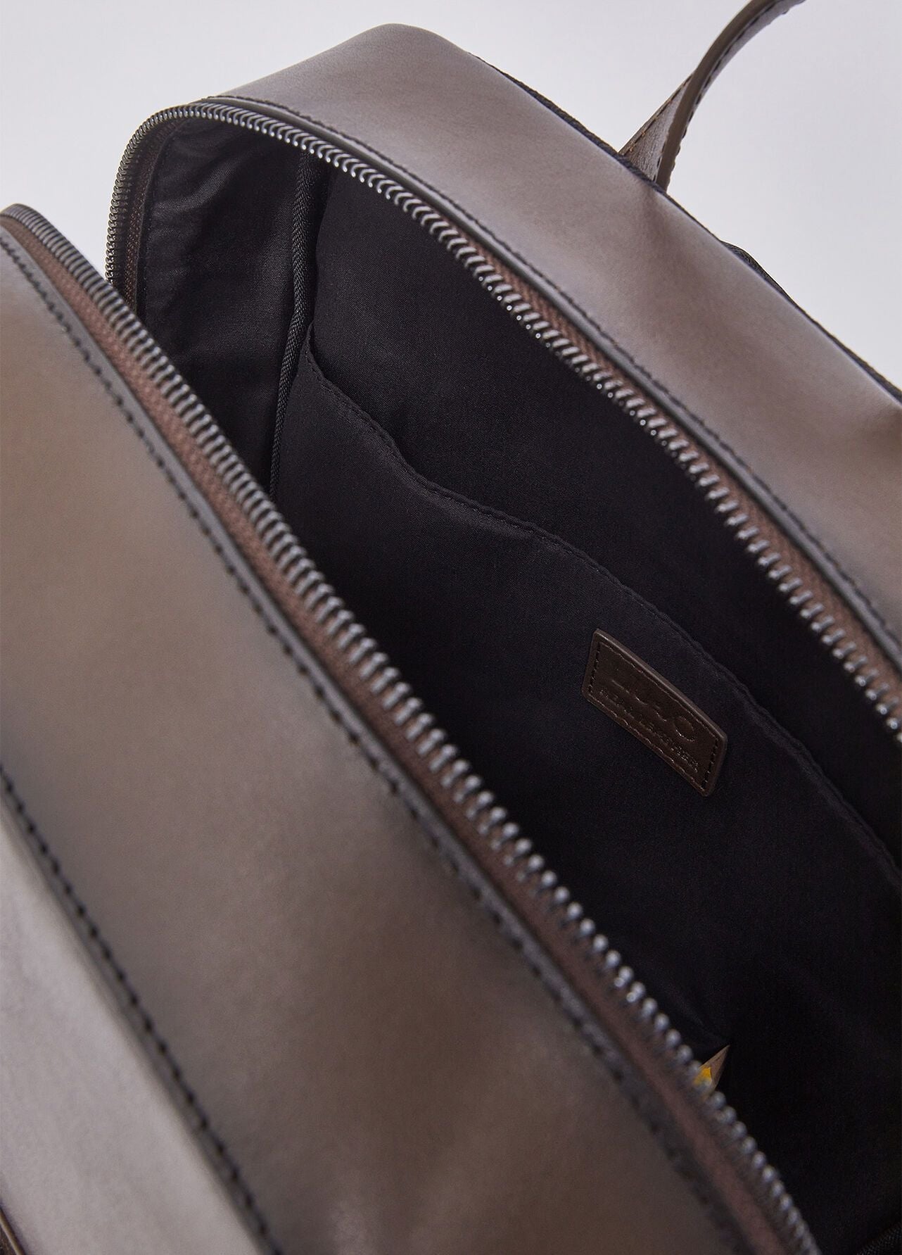 Zaino Liu Jo in pelle con logo in metallo