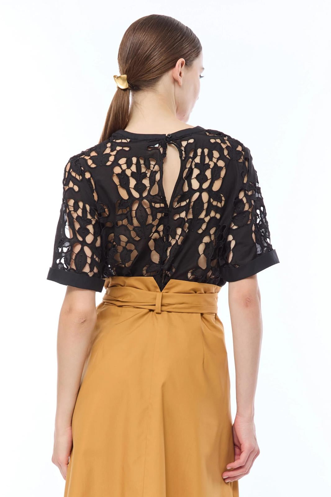 Blusa Nenette in sangallo con intagli donna