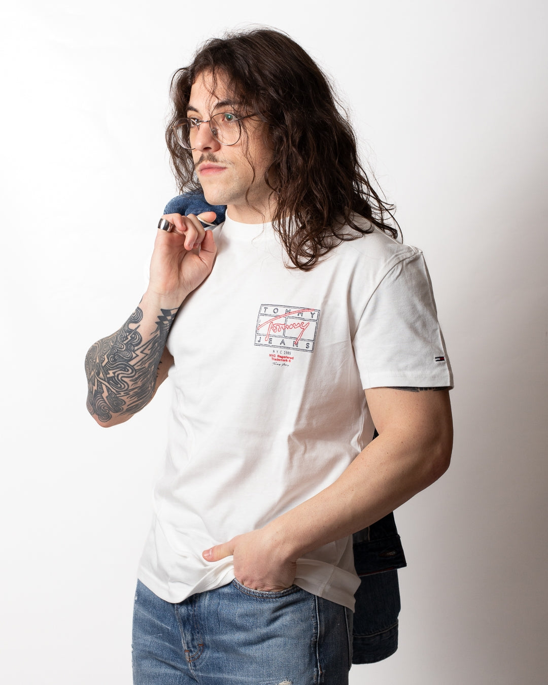 T-Shirt Tommy Jeans "Sign Spray" uomo