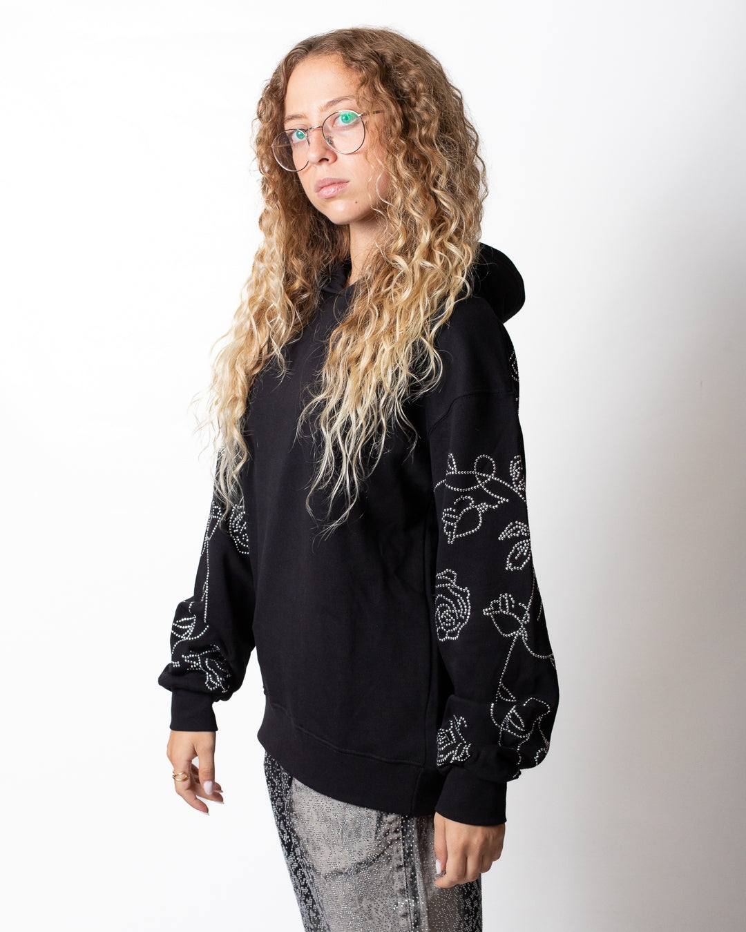 Felpa Disclaimer con cappuccio e borchie donna