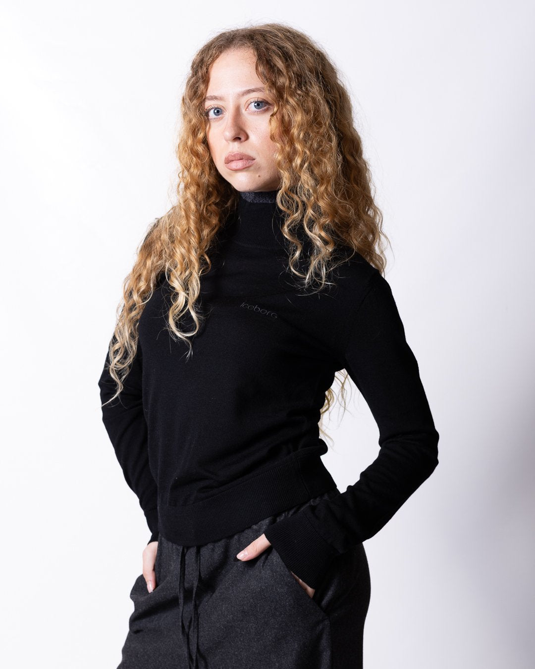 Maglia Iceberg in lana collo alto e logo ricamato