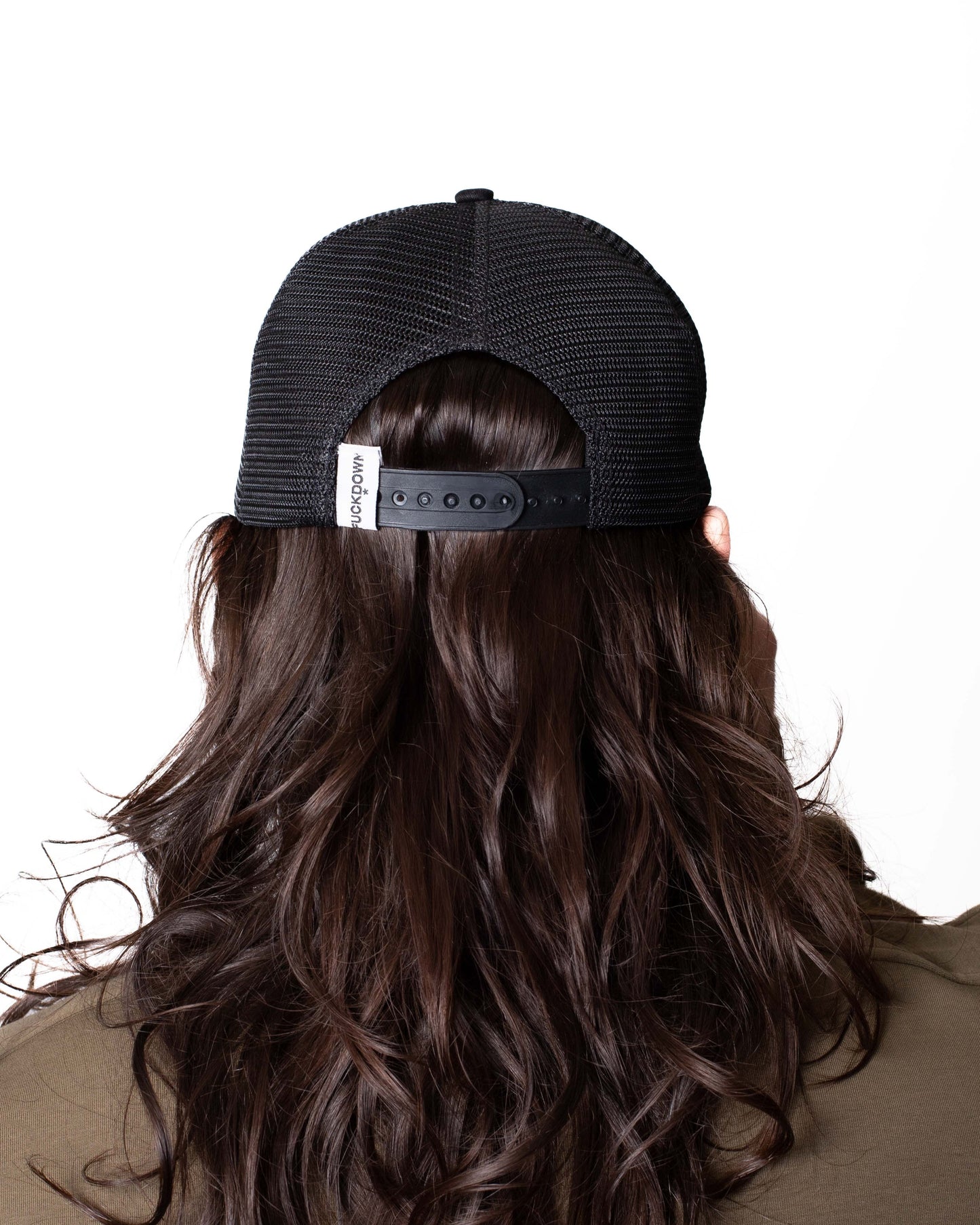 Cappello Comme des Fuckdown in rete con ricamo