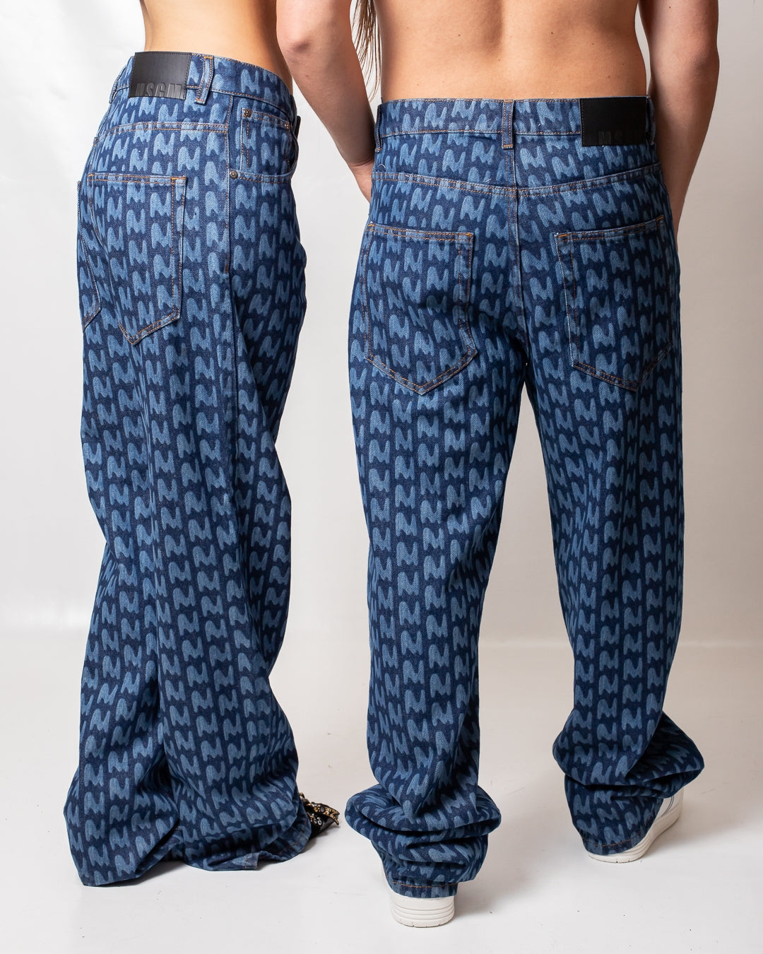 Jeans MSGM baggy con logo monogram all-over