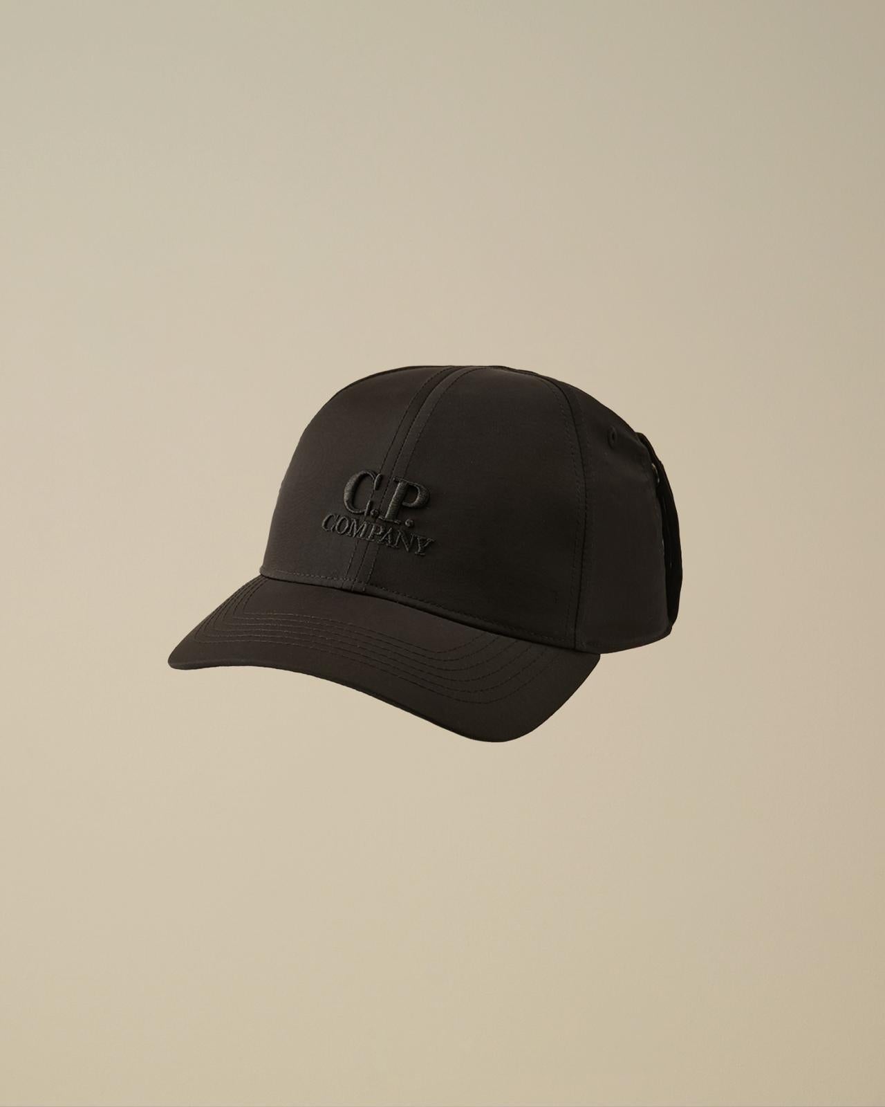 Cappello C.P. Company in nylon con lenti
