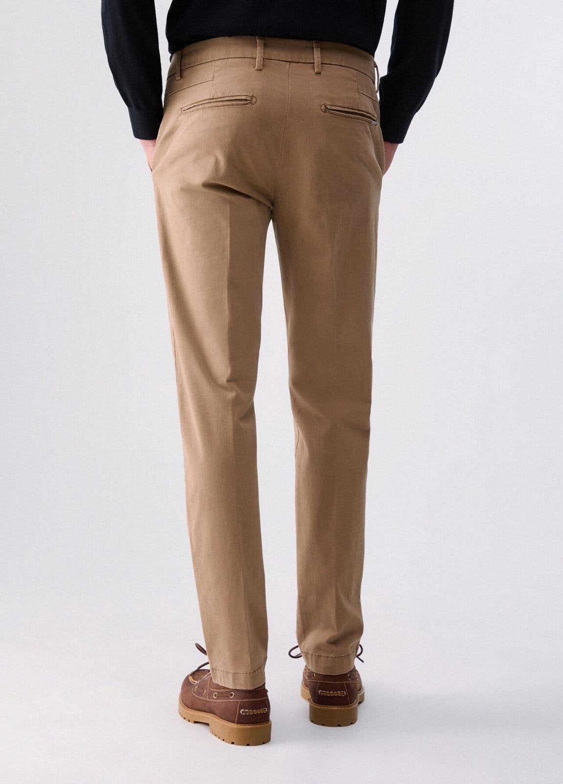 Pantalone Liu Jo "Chino" con logo metallico