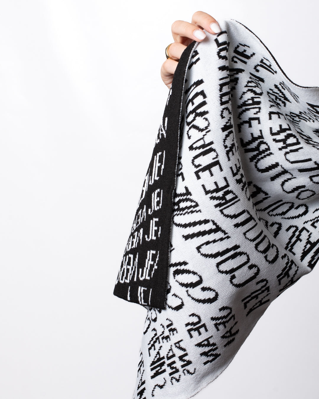 Sciarpa Versace Jeans Couture con logo all-over