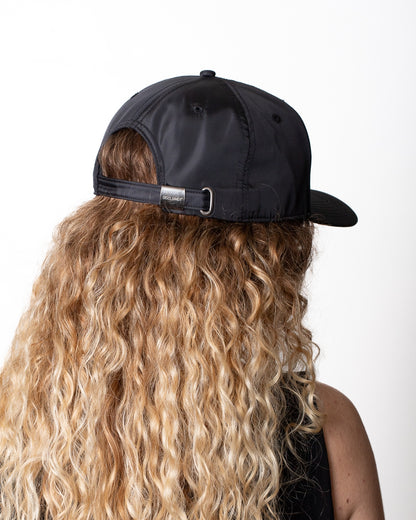 Cappello Disclaimer con visiera e strass