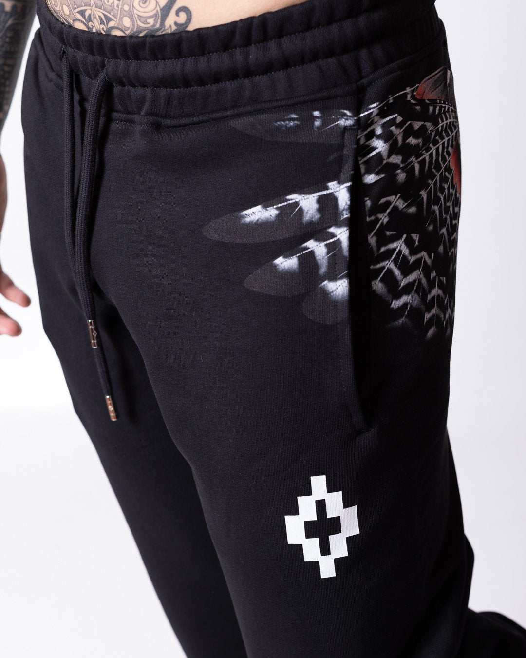 Pantalone County of Milan con "Iconic Wings"