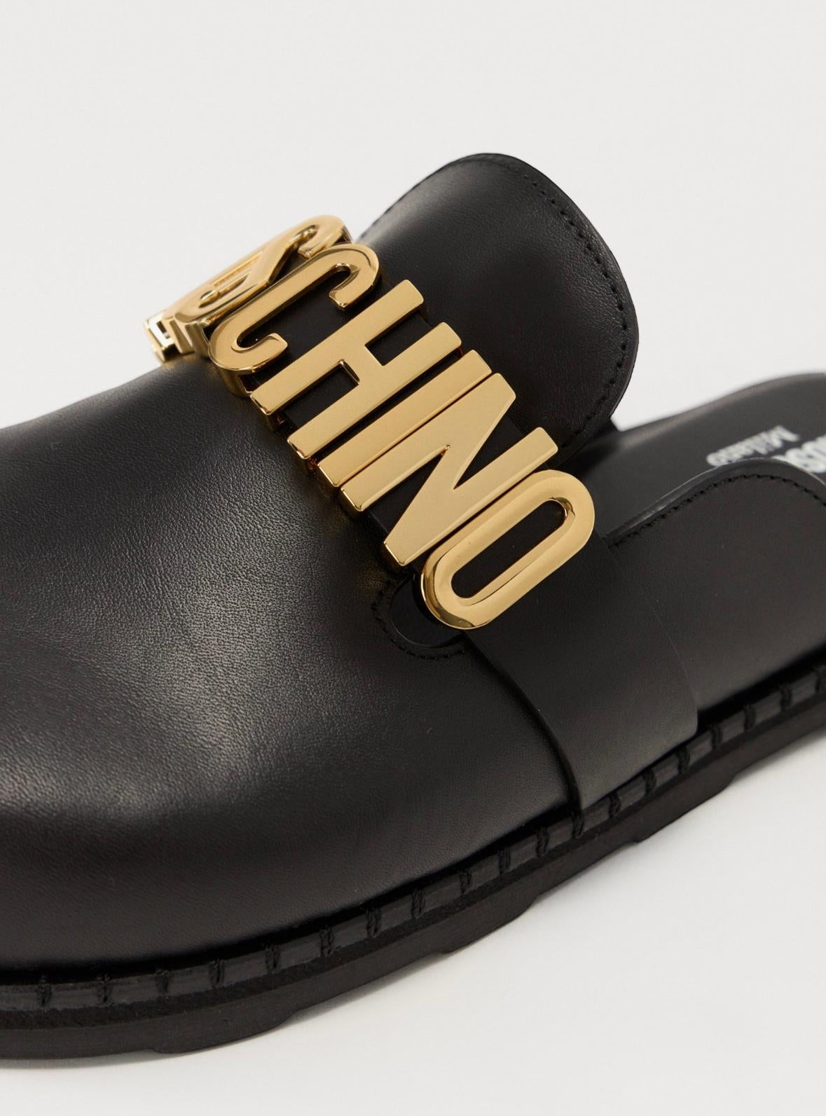 Sandali Moschino in vera pelle con placca logata uomo