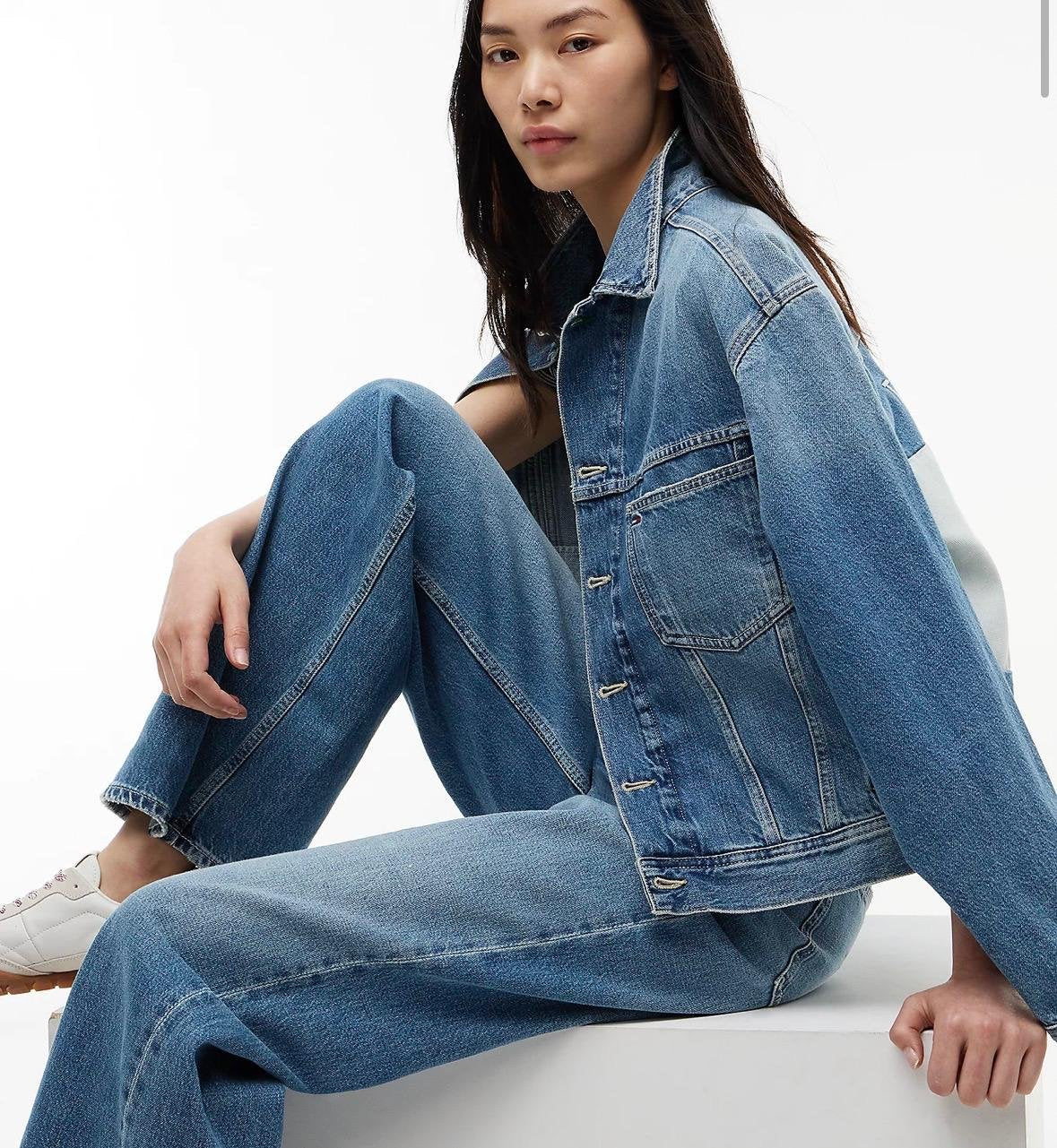 Jeans Tommy Jeans wide leg con bandiera e patch logo