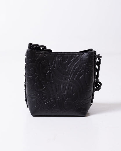 Borsa John Richmond con incisioni, rilievi e logo "JR"