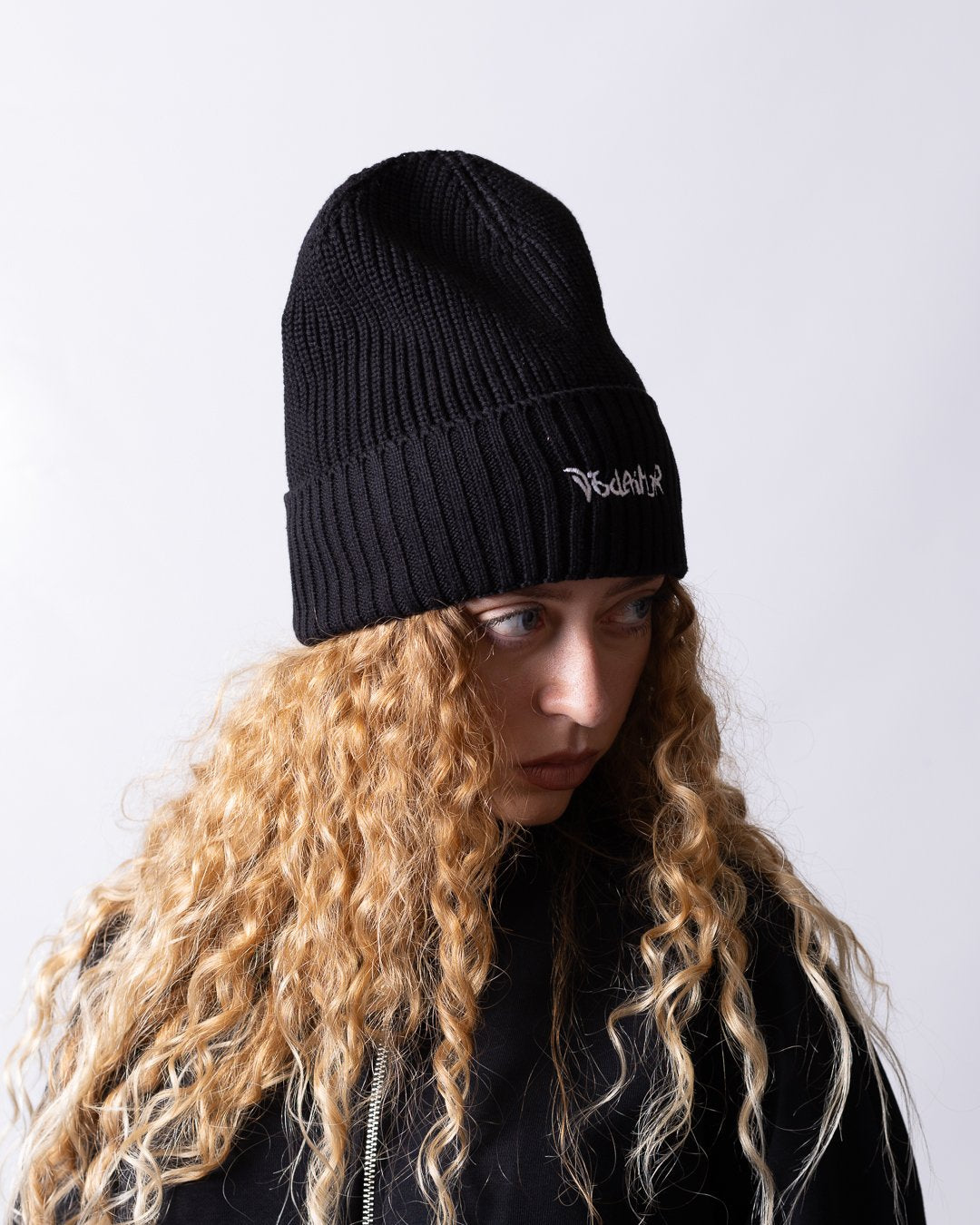 Cappello Disclaimer con risvolto e logo ricamato