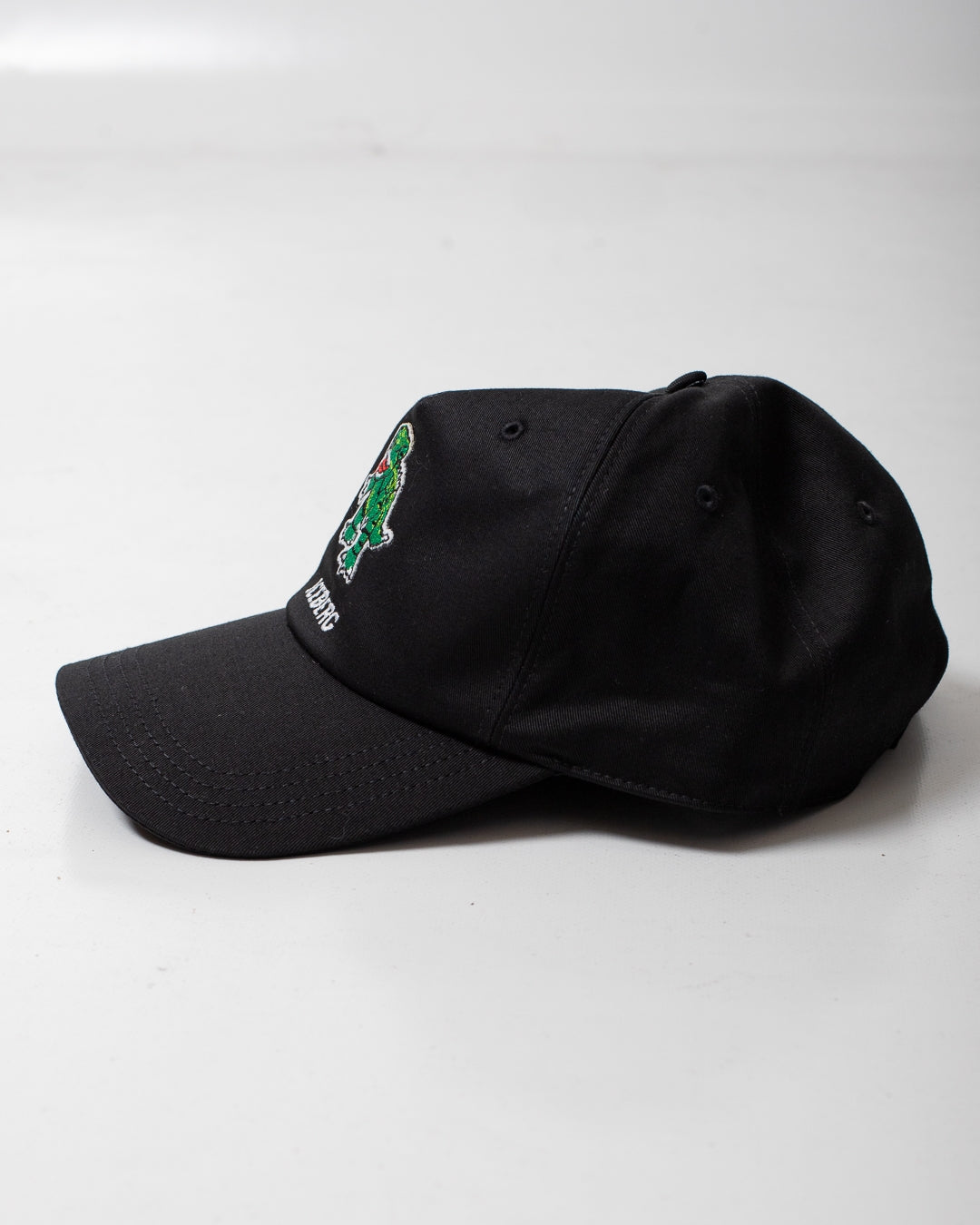 Cappello Iceberg con ricamo logato