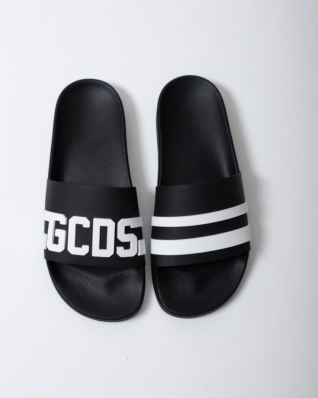 Ciabatte GCDS in gomma con logo in rilievo uomo
