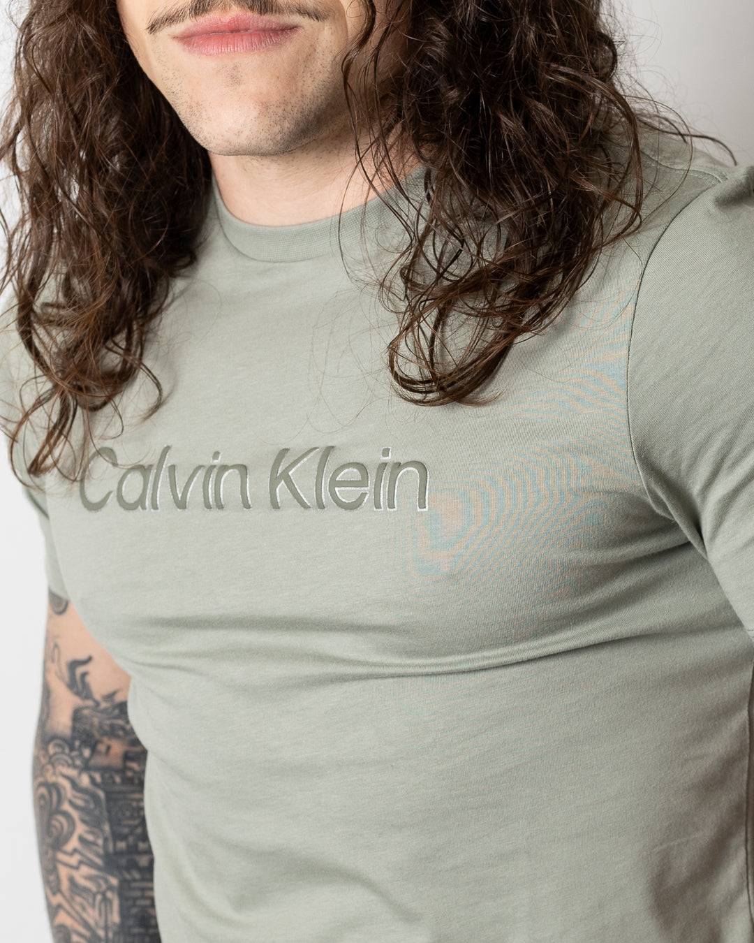 T-Shirt Calvin Klein regular con logo in rilievo uomo