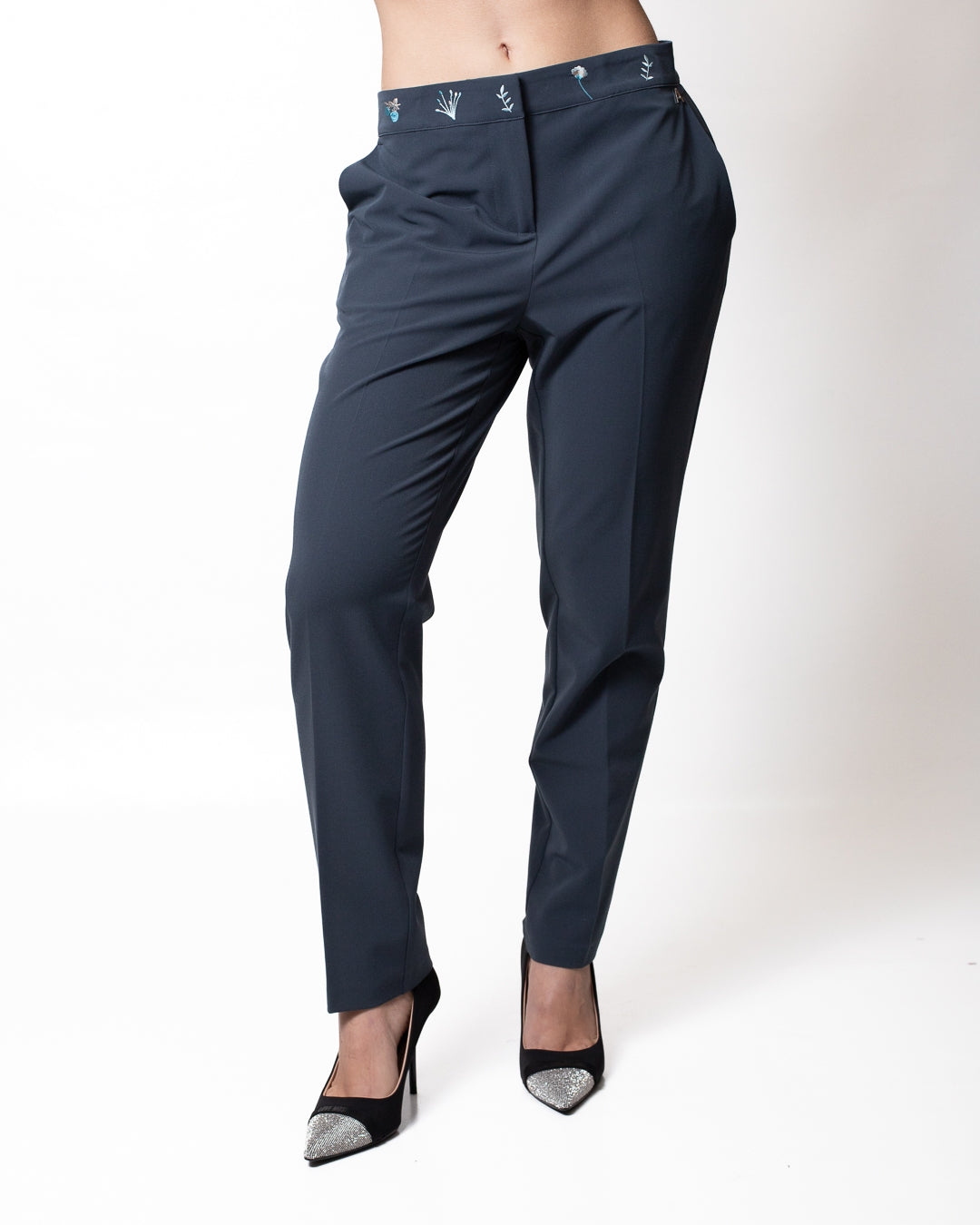 Pantalone Twinset Actitude con fiori ricamati donna