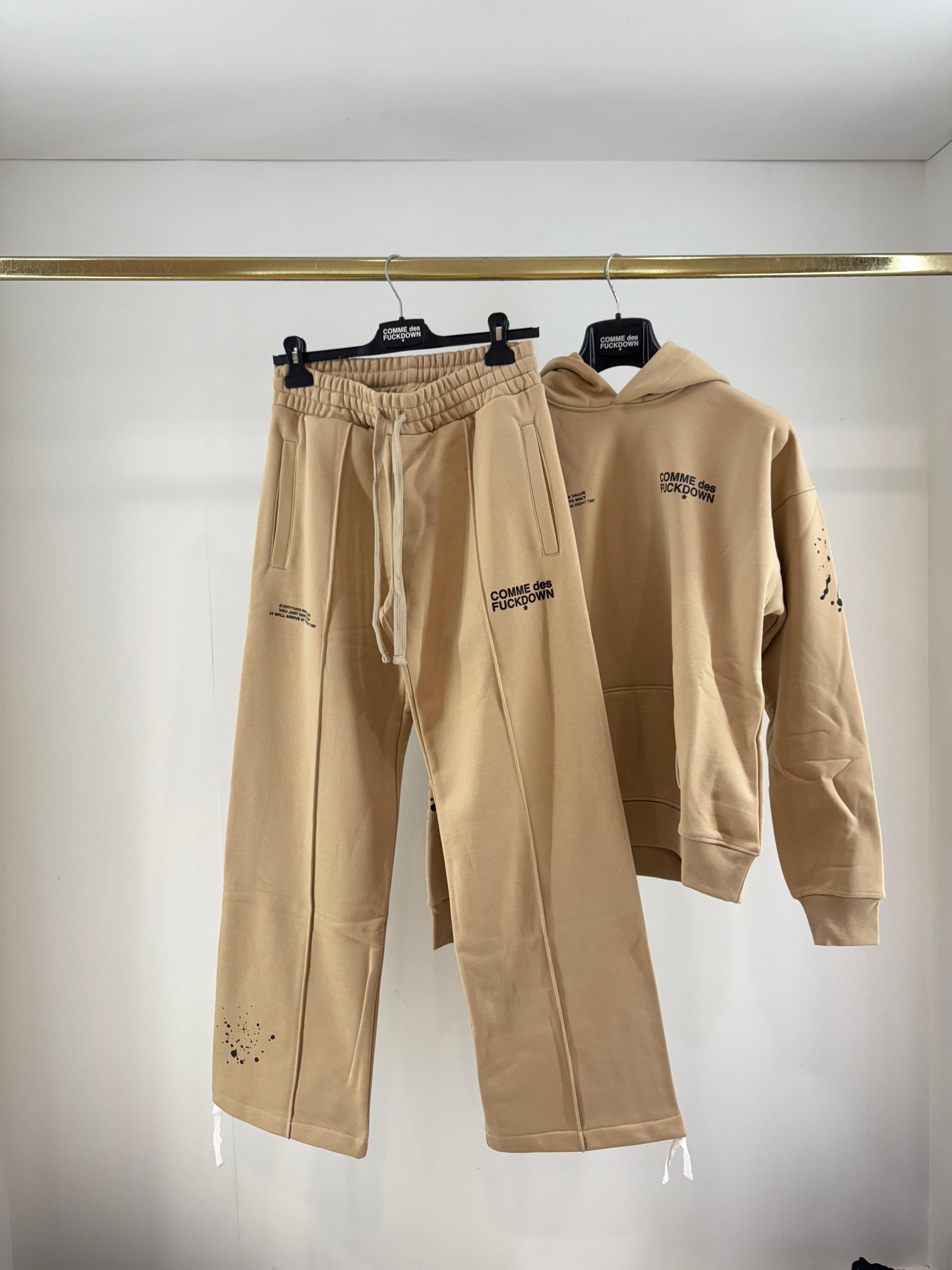 Pantalone Comme des Fuckdown in felpa con nervature e stampa uomo