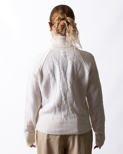 Maglia Colmar dolcevita in lana con logo applicato sul fondo