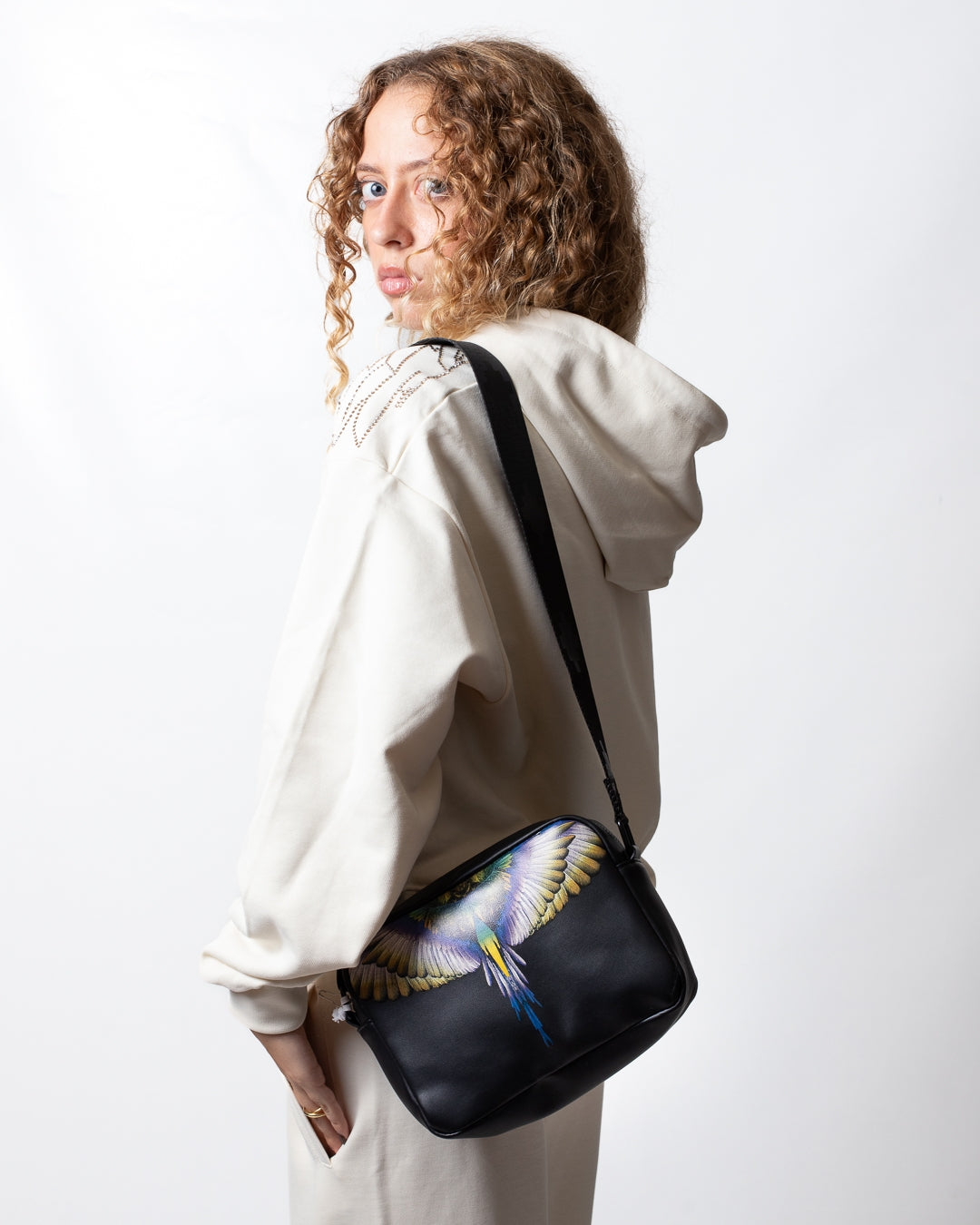 Borsa Marcelo Burlon in ecopelle con tracolla e logo wings colorfull