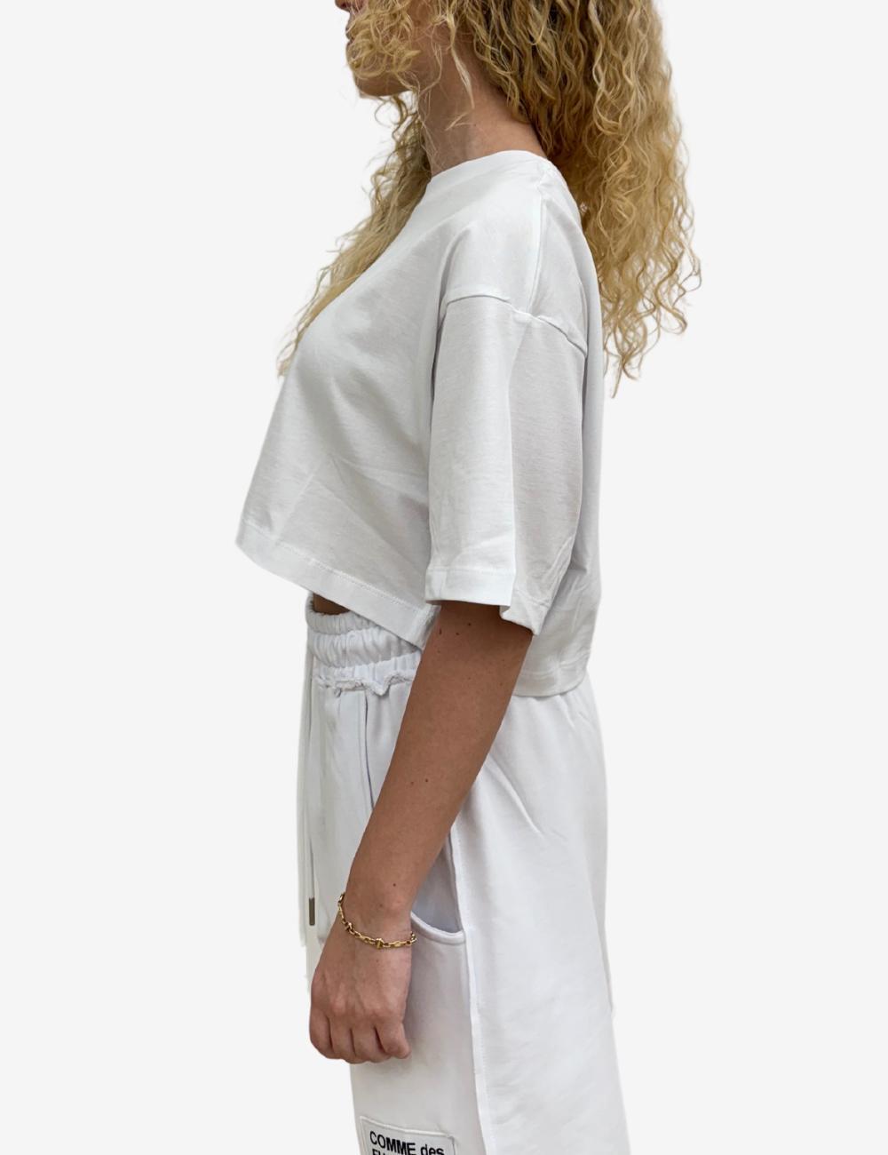 T-Shirt Comme Des Fuckdown cropped con etichetta logata donna