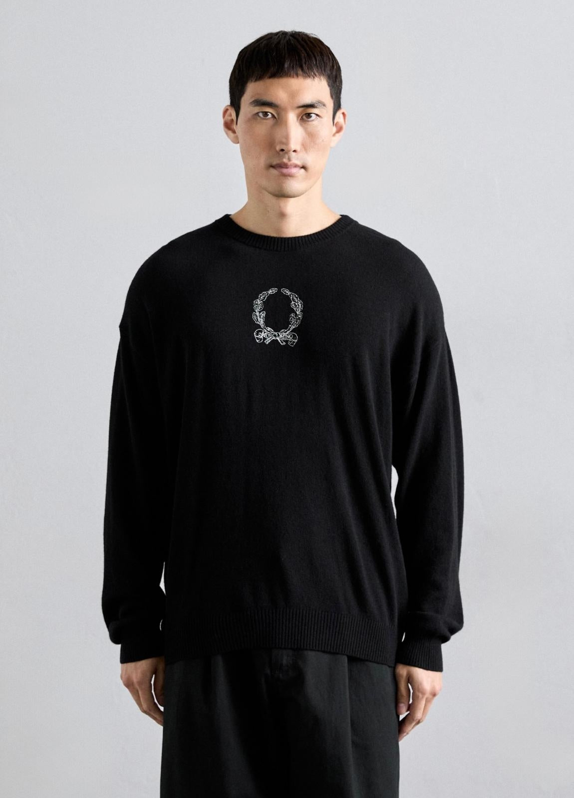 Maglia Moschino in misto lana con ricamo "Laurel crown"