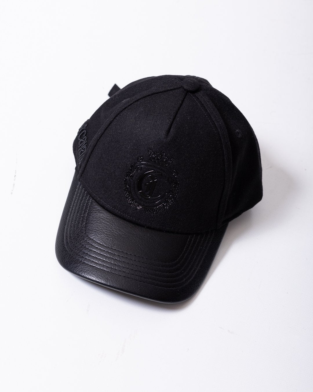 Cappello Just Cavalli in lana ed ecopelle con visiera e logo in rilievo