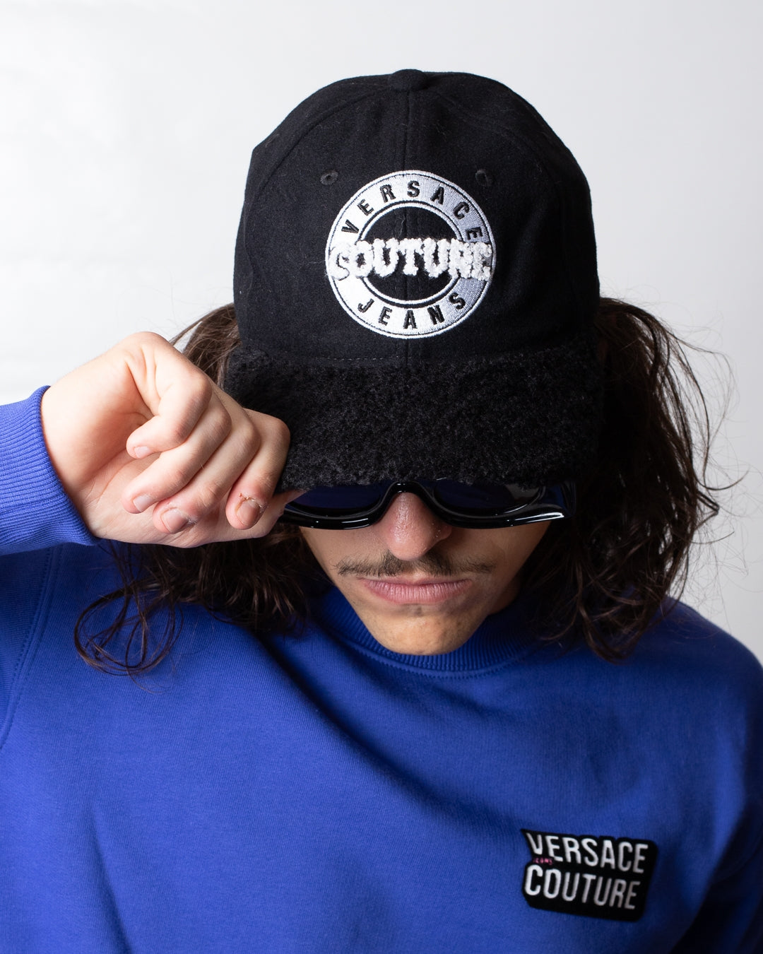 Cappello Versace Jeans Couture con visiera teddy