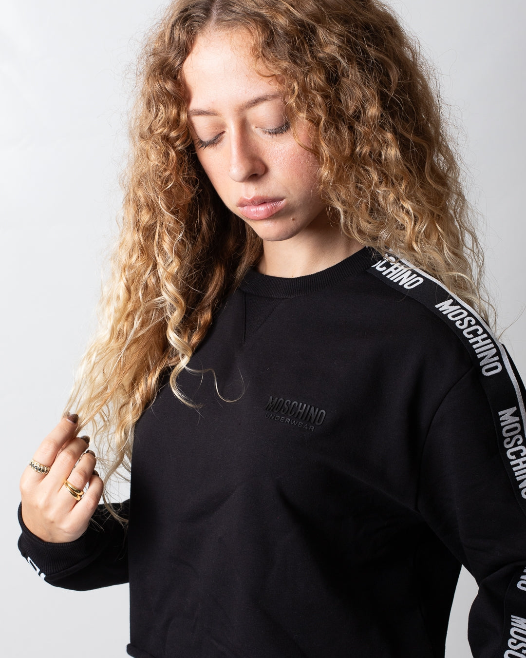 Felpa Moschino Underwear cropped girocollo con fasce logate donna