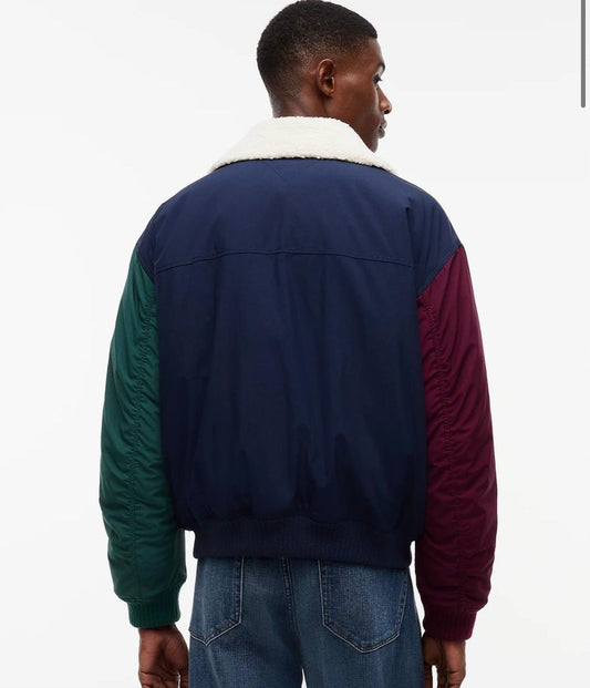 Giubbotto Tommy Jeans da aviatore relaxed fit imbottito con patch logo