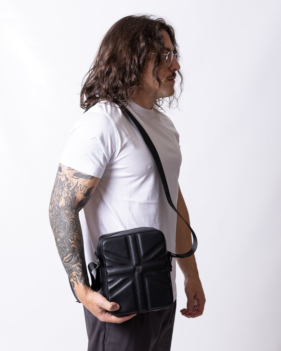 Tracolla John Richmond in ecopelle con ricami in rilievo, logo "JR" e dettagli jacquard