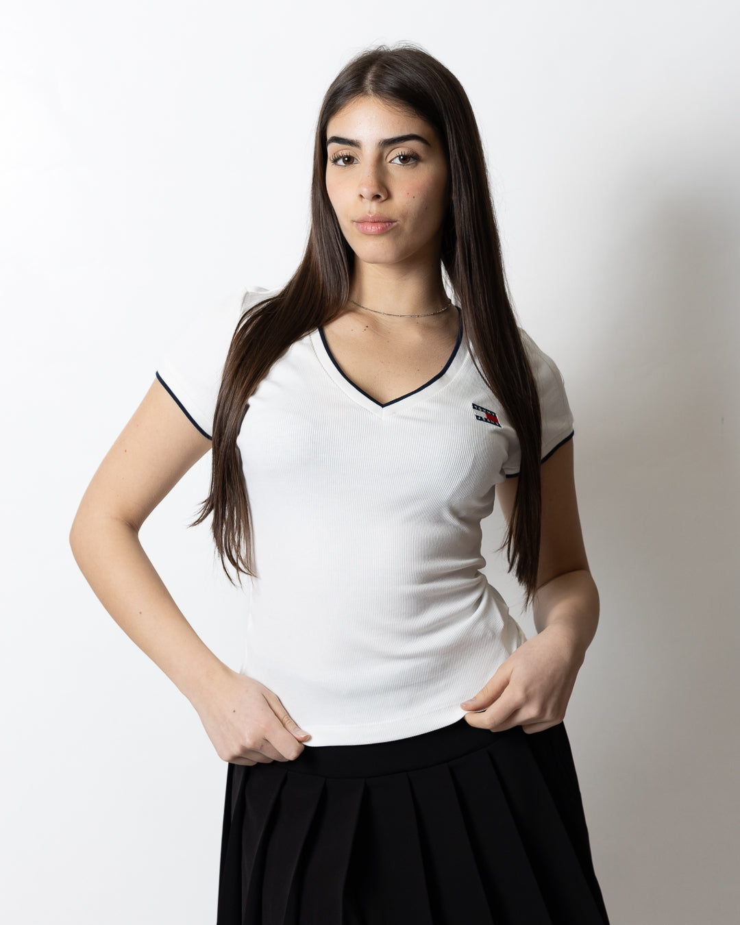 T-Shirt Tommy Jeans slim in costina v-neck donna