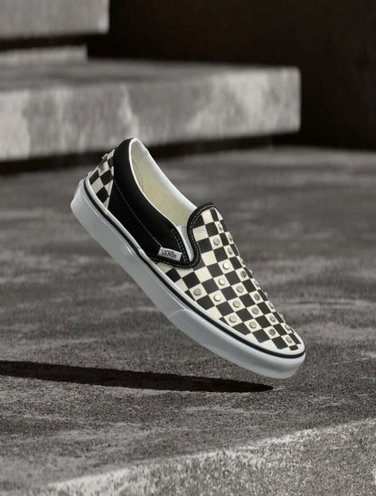 Sneakers Vans Classic Slip-On Checkerboard black and white con applicazioni metalliche