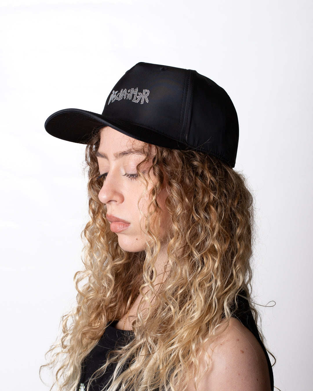 Cappello Disclaimer con visiera e strass
