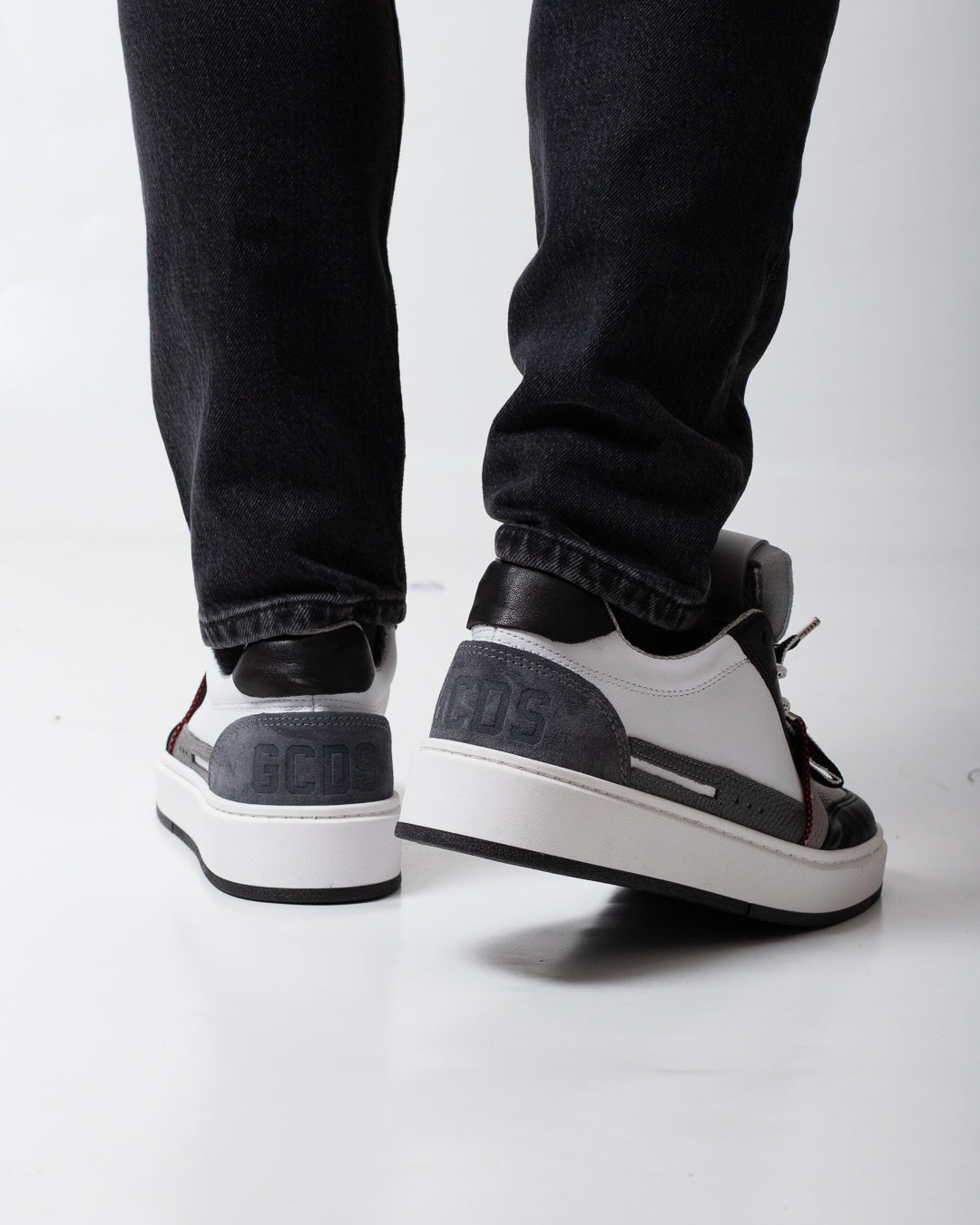 Sneakers GCDS con laccio bicolor uomo