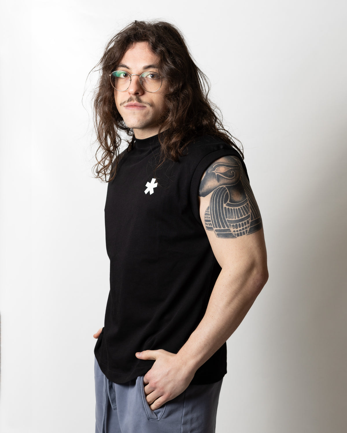 T-Shirt Comme des Fuckdown smanicata con logo uomo