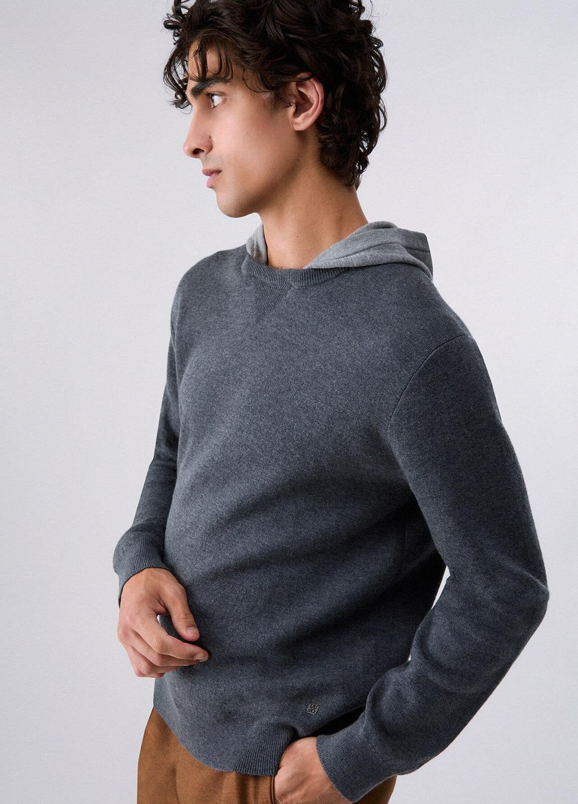 Maglia Liu Jo con cappuccio staccabile e logo metallico