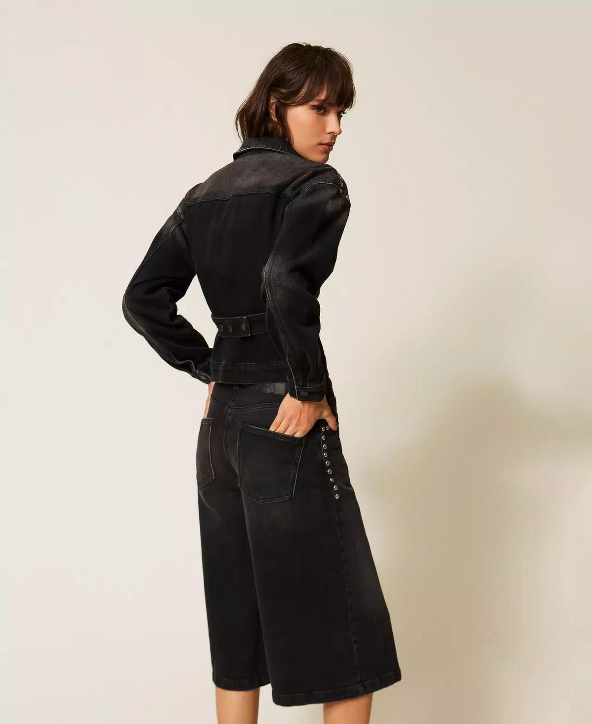 Bermuda Twinset Actitude in jeans con borchie donna